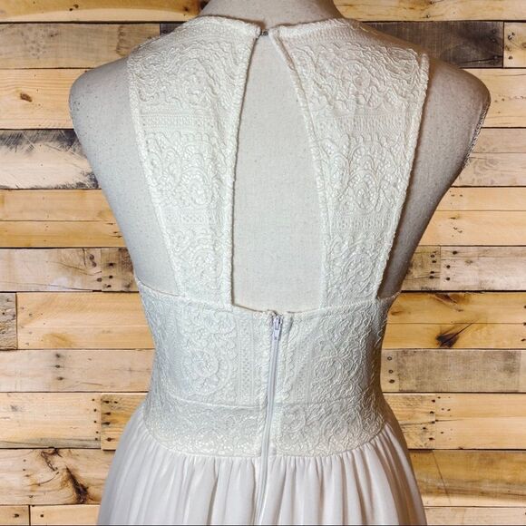 FRANCESCA’S white lace top w/ sheer overlay skirt & crochet hem accent, open bck - Picture 8 of 9